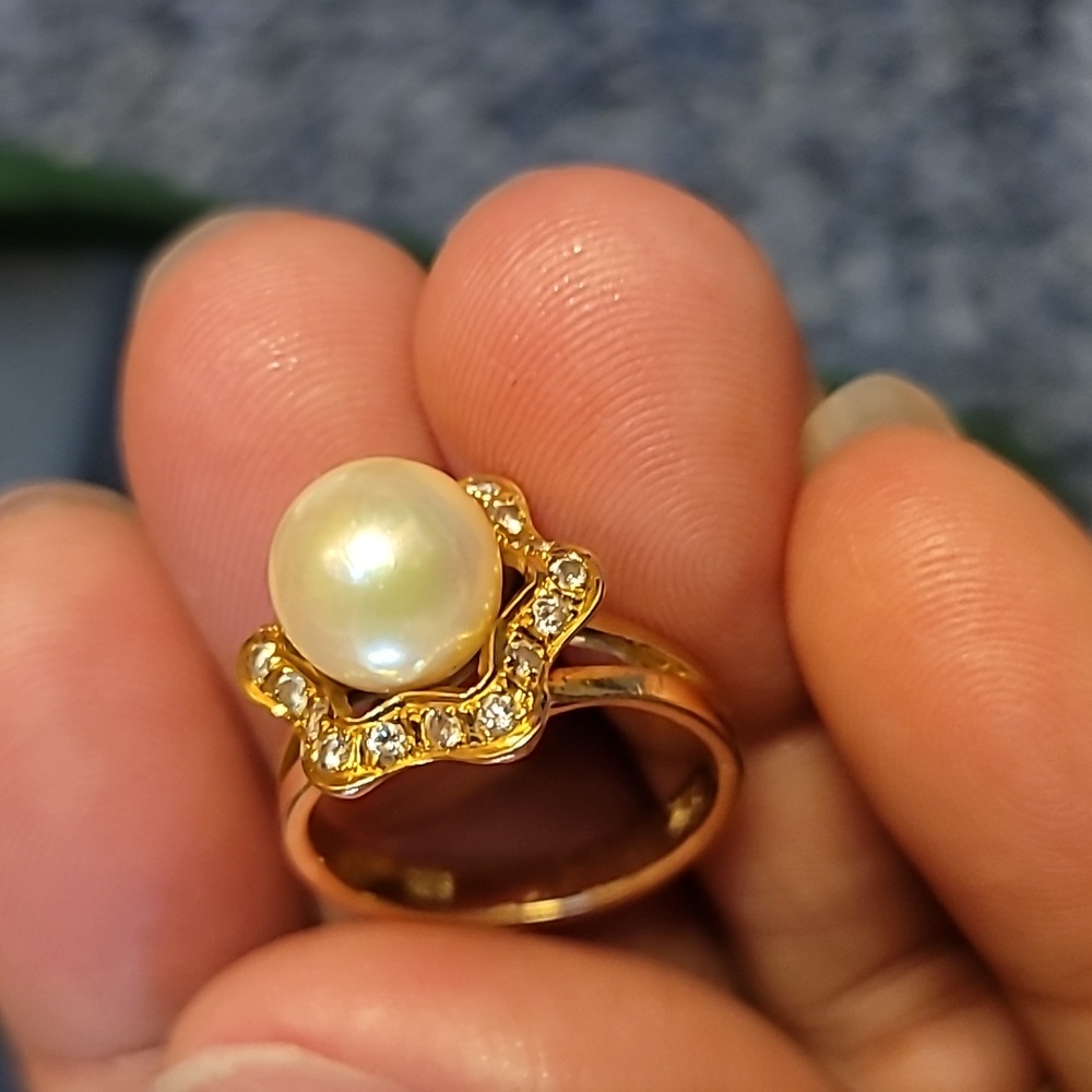 14k Diamond And Pearl RingElegant Gold - Picture 3 of 7